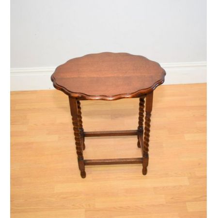 Antiker Beistelltisch aus Eichenholz