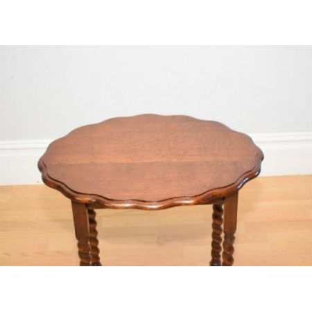 Antiker Beistelltisch aus Eichenholz