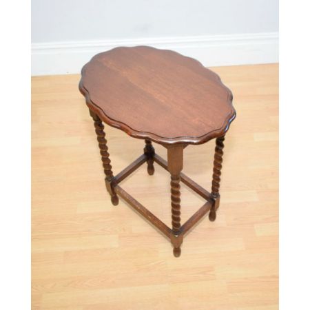 Antiker Beistelltisch aus Eichenholz