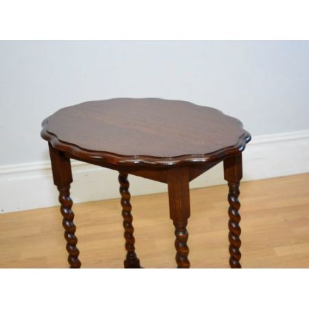 Antiker Beistelltisch aus Eichenholz