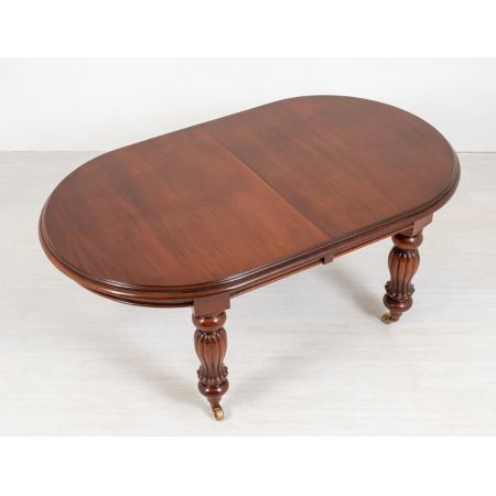 Ausziehbarer Esstisch im viktorianischen Stil