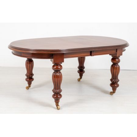 Ausziehbarer Esstisch im viktorianischen Stil