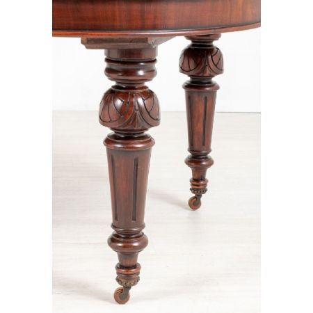 Antiker ausziehbarer Esstisch aus Mahagoni