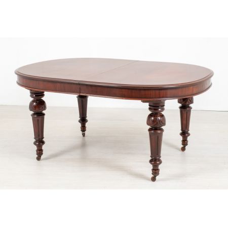 Antiker ausziehbarer Esstisch aus Mahagoni