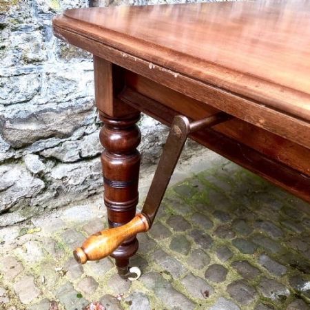 Antiker Mahagoni Esstisch aus der viktorianischen Epoche