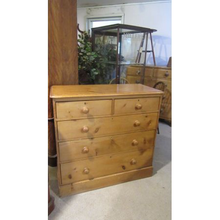 Antike Kommode aus Kiefernholz