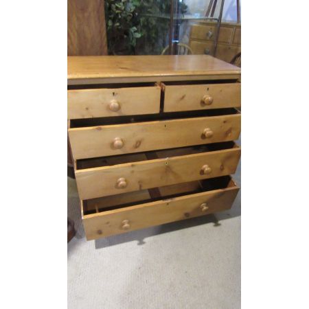 Antike Kommode aus Kiefernholz