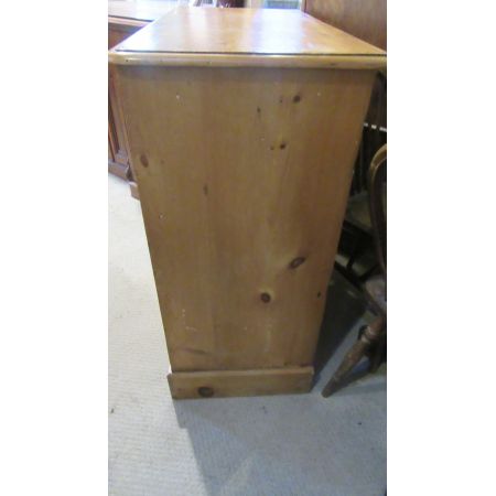 Antike Kommode aus Kiefernholz