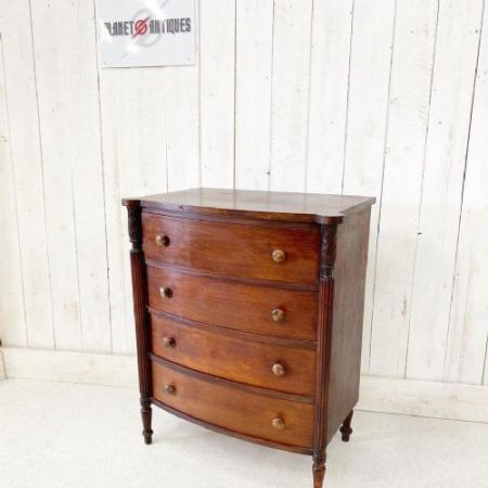 Antike amerikanische Kommode