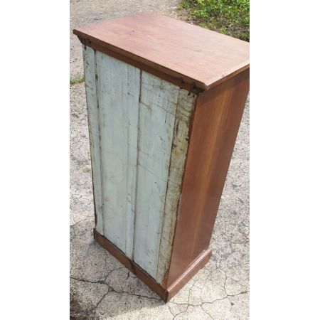 Antike Wellington-Kommde aus Nussbaumholz.