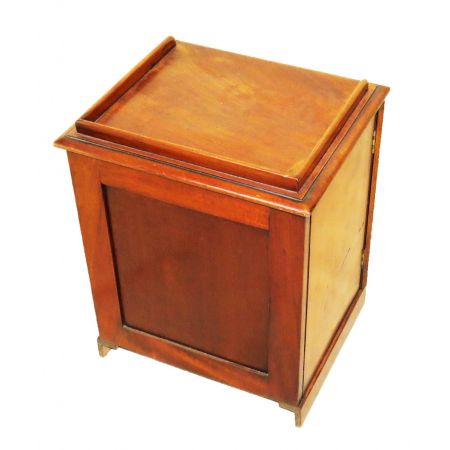 Miniatur Wellington Kommode aus dem 19. Jahrhundert19th century mahogany miniature wellington chest