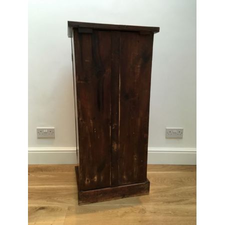 Wellington Kommode aus Nussholz