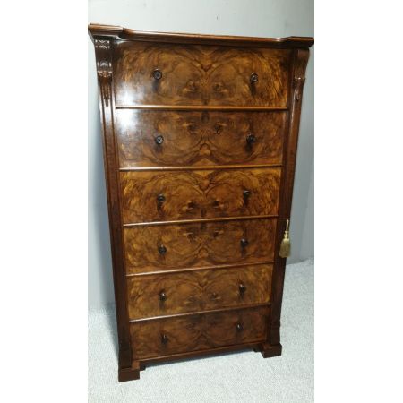 Antike Wellington Kommode aus massivem Wurzelnussholzoutstanding victorian