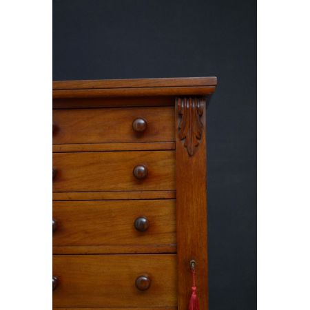 Viktorianische Wellington-Kommode aus Nussbaumholz