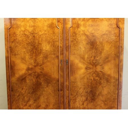 Antike Doppel-Gaderobe aus Nussbaumholz