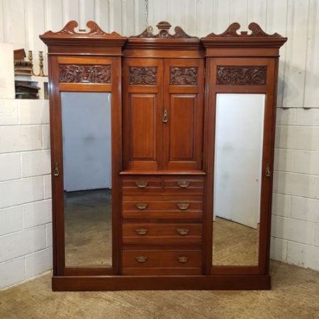 Antiker Mahagoni Kleiderschrank im Jugendstil