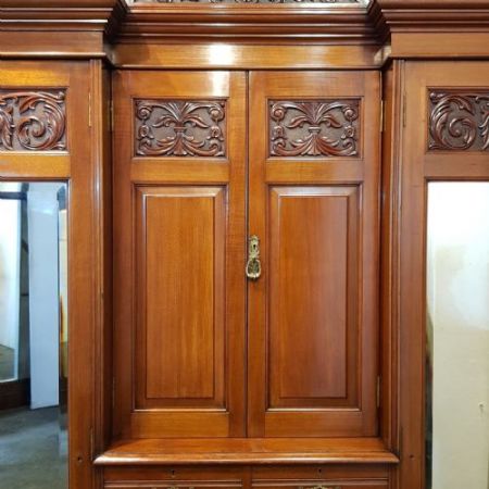 Antiker Mahagoni Kleiderschrank im Jugendstil