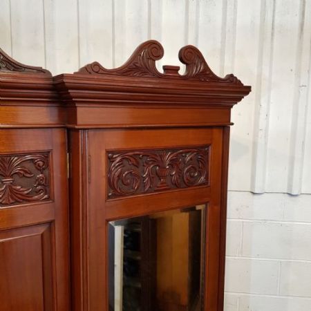 Antiker Mahagoni Kleiderschrank im Jugendstil