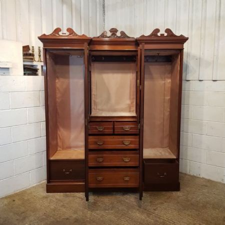 Antiker Mahagoni Kleiderschrank im Jugendstil