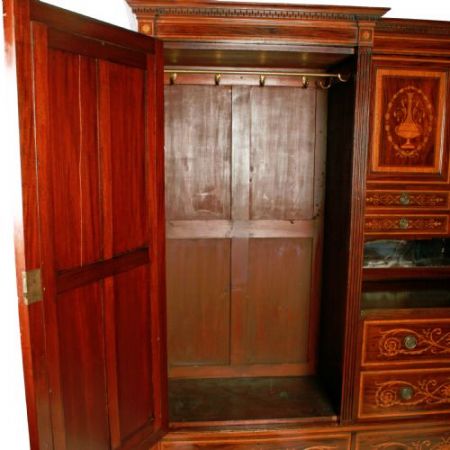 Antiker Kleiderschrank mit Intarsien von Heal & Son