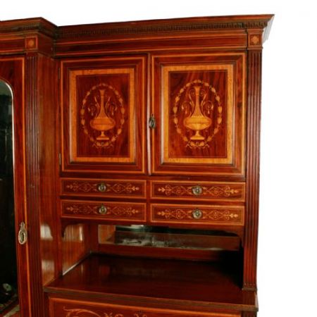 Antiker Kleiderschrank mit Intarsien von Heal & Son