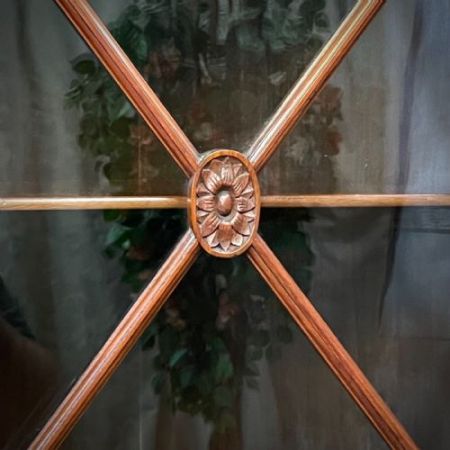 attraktive antike edwardianische hohe Eckvitrine aus Mahagoni