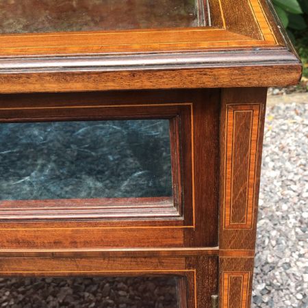 edwardianische Vitrine