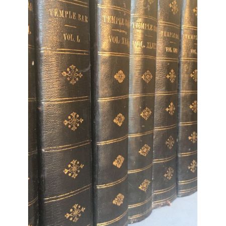 Sammlung von 12 ledergebundenen Büchern