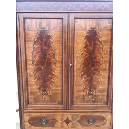 hochwertige Ahorn- und Intarsien-Vitrine