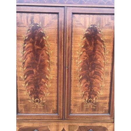 hochwertige Ahorn- und Intarsien-Vitrine