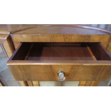 Art Deco Vitrine aus Nussbaum