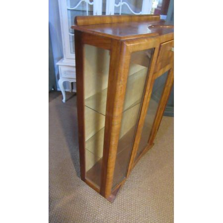 Art Deco Vitrine aus Nussbaum