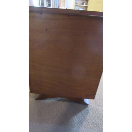 Art Deco Vitrine aus Nussbaum