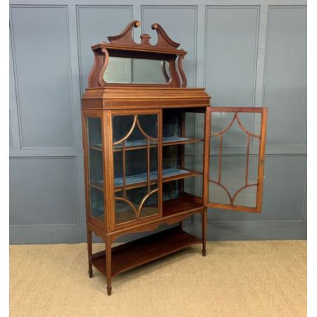 Edwardianische Mahagoni-Vitrine mit Intarsien