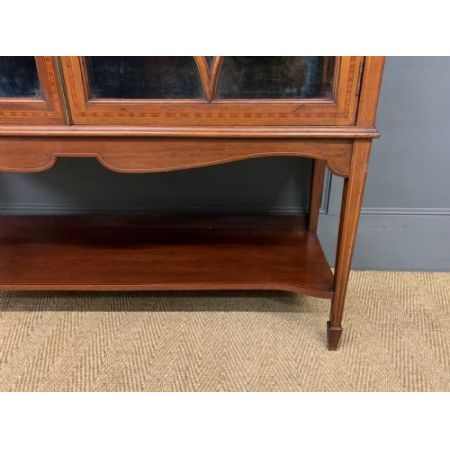 Edwardianische Mahagoni-Vitrine mit Intarsien