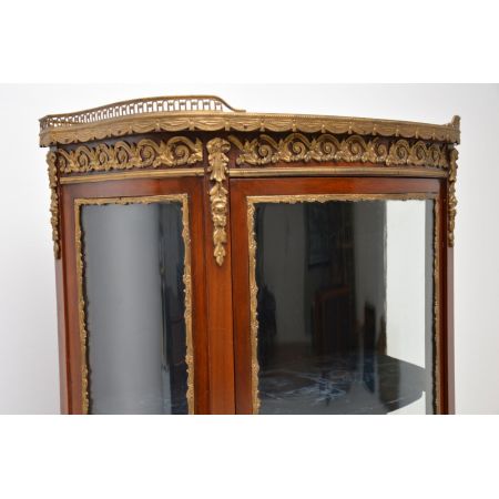 Französische Vitrine aus Mahagoni & Marmor