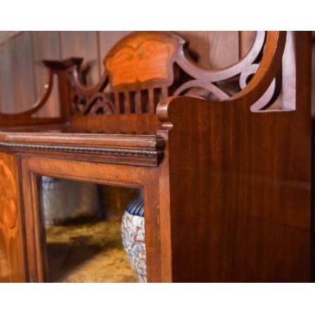 Jugendstil-Intarsien-Vitrine