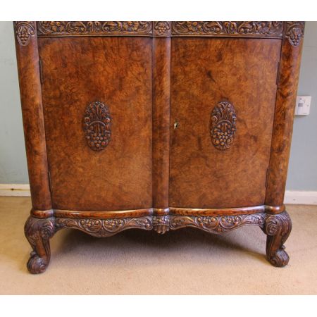 Beeindruckender Cocktail-Getränkeschrank