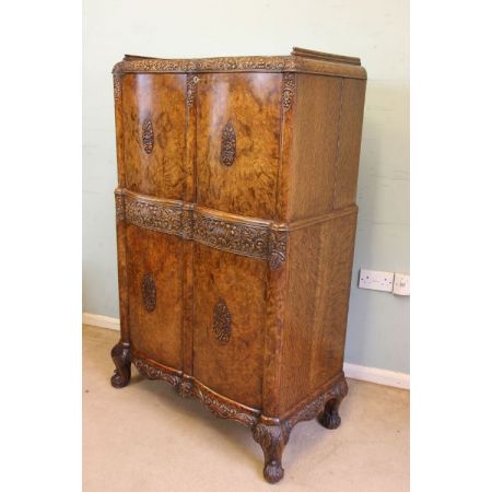 Beeindruckender Cocktail-Getränkeschrank