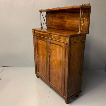 Eingelegter Chiffonnier aus Palisander und Messing