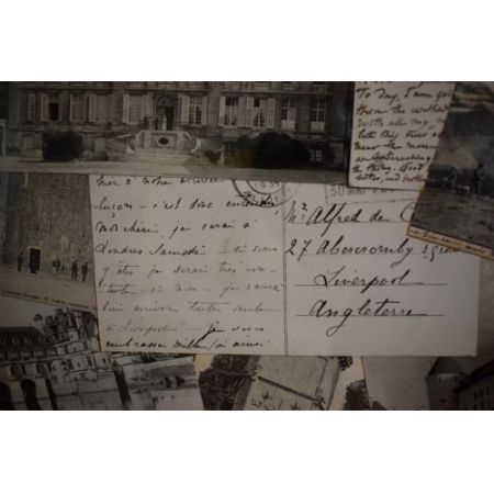 gerahmte Montage von Postkarten des französischen Schlosses