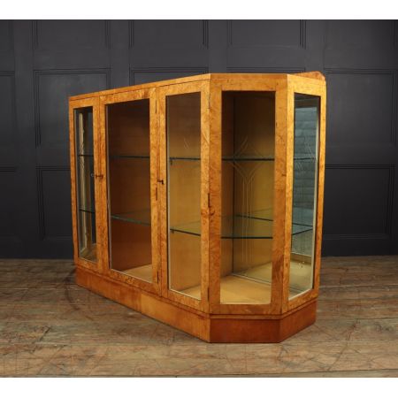 Art Deco Vitrine aus Wurzelahorn