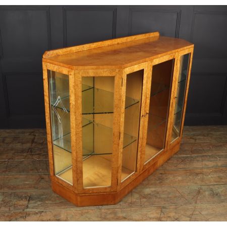 Art Deco Vitrine aus Wurzelahorn