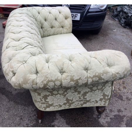 Chesterfield-Sofa aus dem 19. Jahrhundert mit geknöpfter Rückenlehne