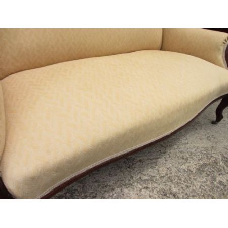 viktorianisches Sofa mit Mahagonirahmen