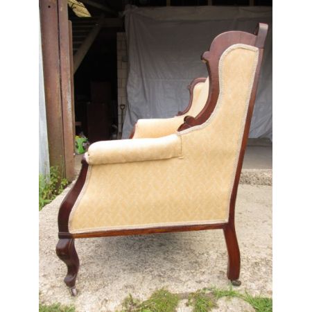 viktorianisches Sofa mit Mahagonirahmen