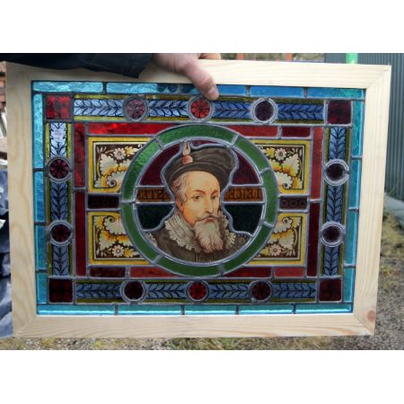 Zwei Buntglasfenster mit Männerdarstellung viktorianisch