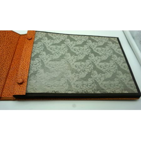 Fotoalbum aus Leder mit Brückenmotiv