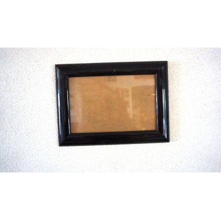 Drei glänzende schwarze Bilderrahmen