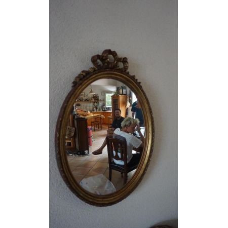 Antiker goldener Spiegel, oval